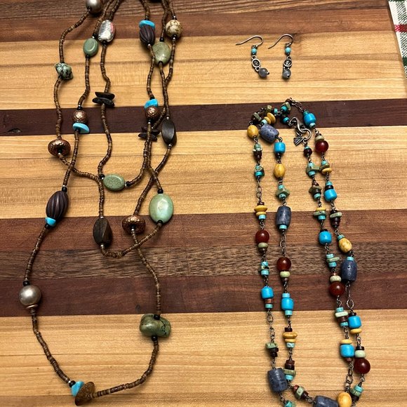 Set of two Necklaces and one pair of Earrings. - Picture 1 of 4